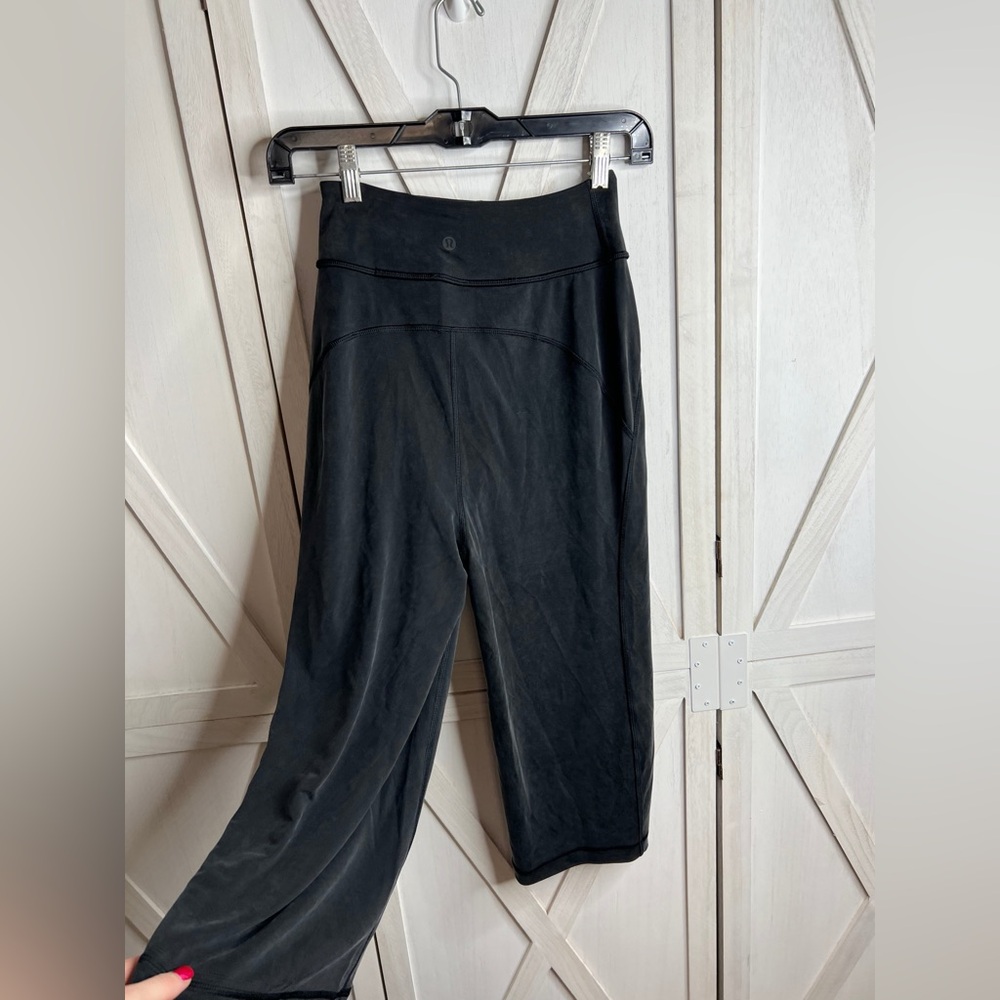 ✨Wide leg HR pull on crop